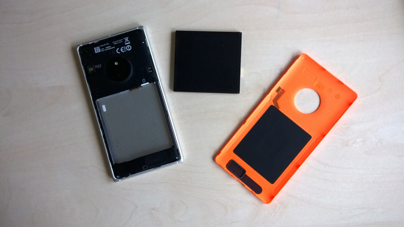 Lumia 830 mit Akku, Wechselcover mit wireless charging
